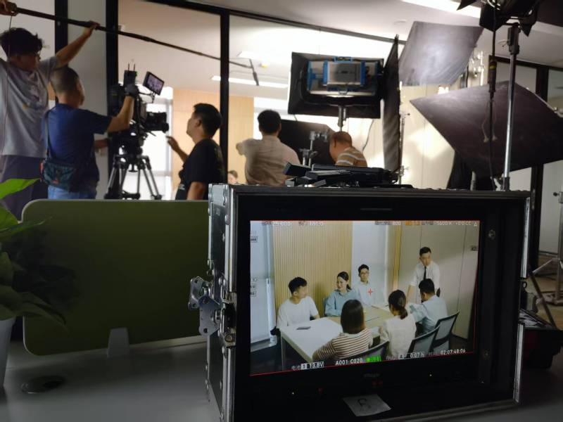 南岳区TVC拍摄公司：科技产品视觉化大师，诠释未来感与功能美学